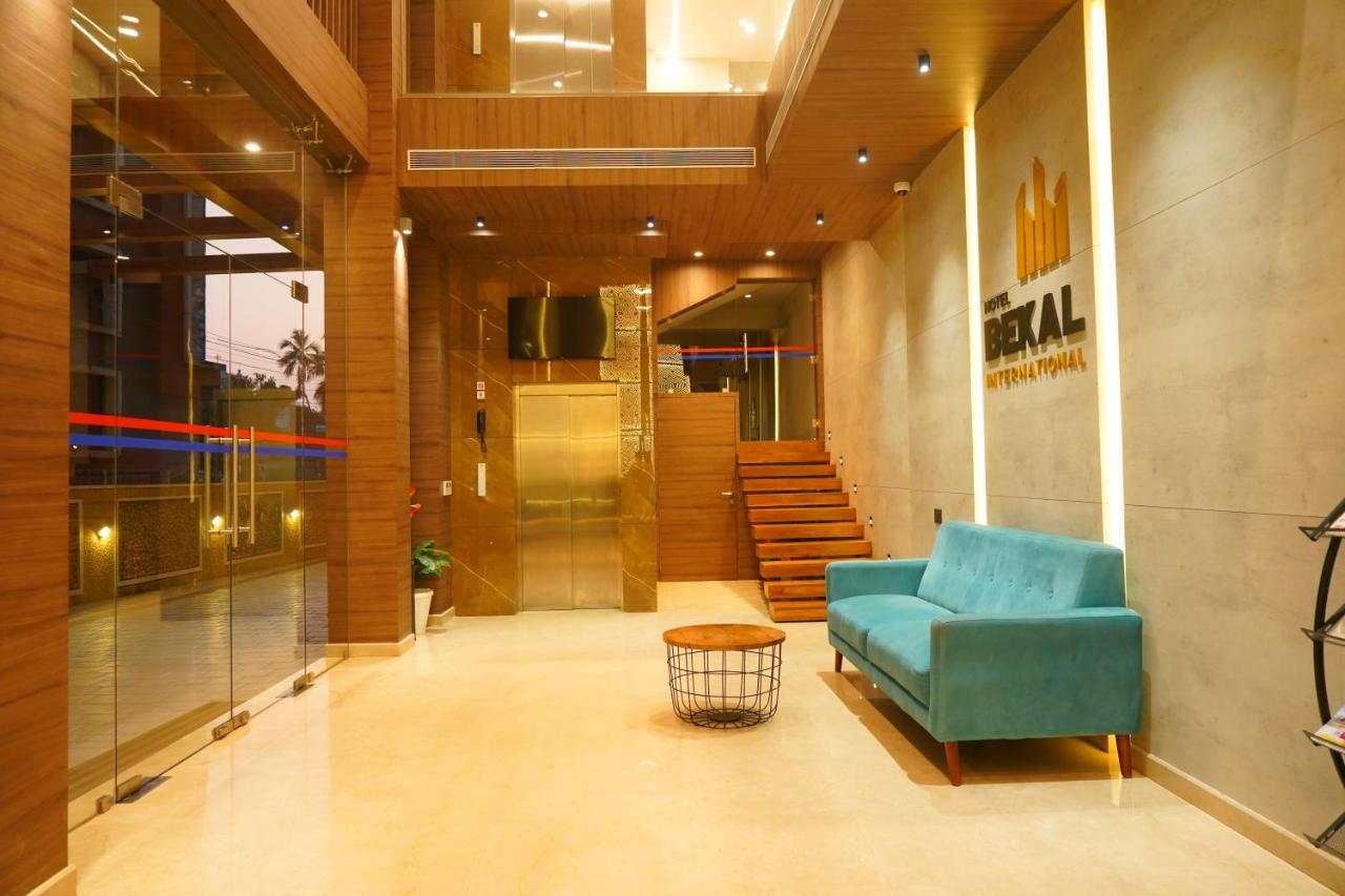 Hotel Bekal International คาซารากอด ภายนอก รูปภาพ