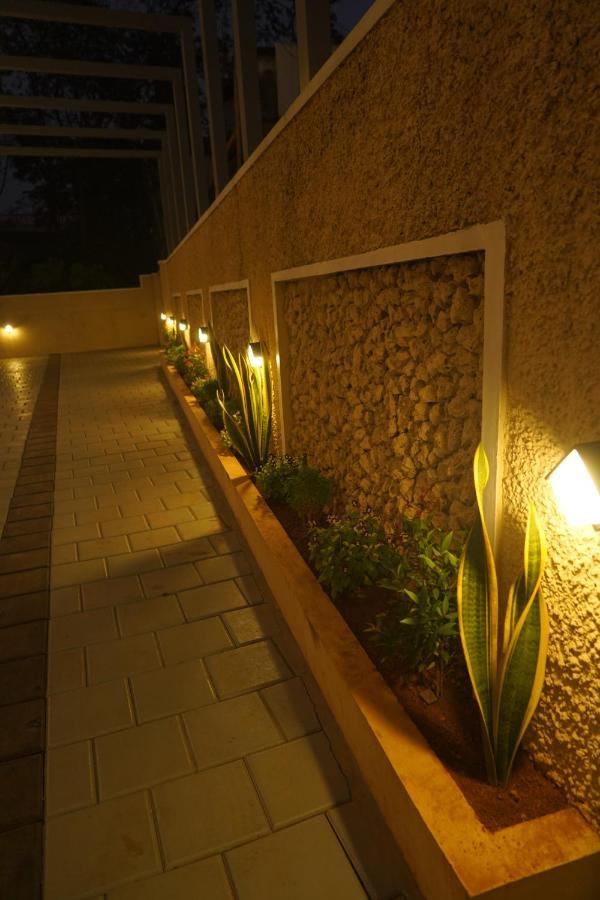 Hotel Bekal International คาซารากอด ภายนอก รูปภาพ