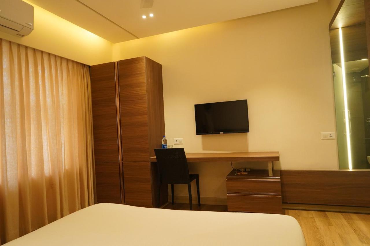 Hotel Bekal International คาซารากอด ภายนอก รูปภาพ