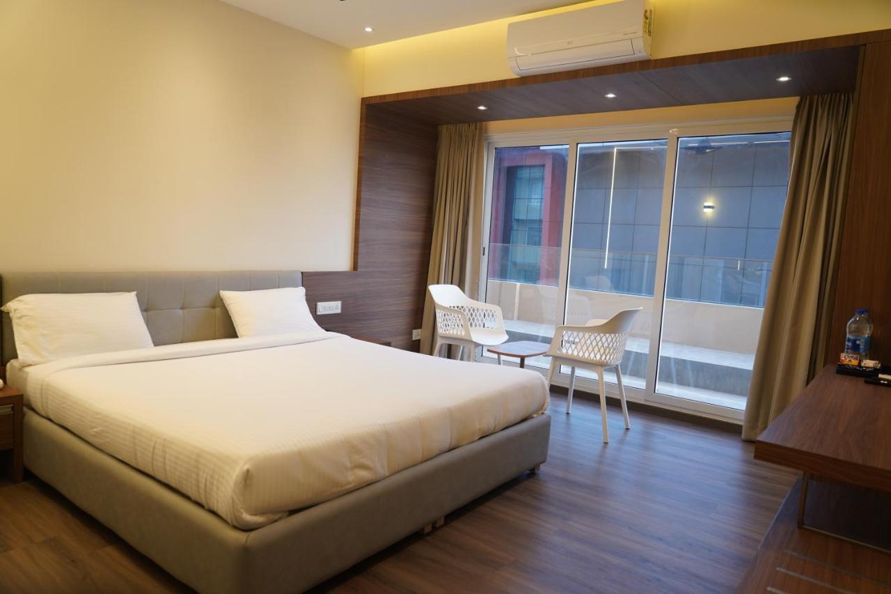 Hotel Bekal International คาซารากอด ภายนอก รูปภาพ