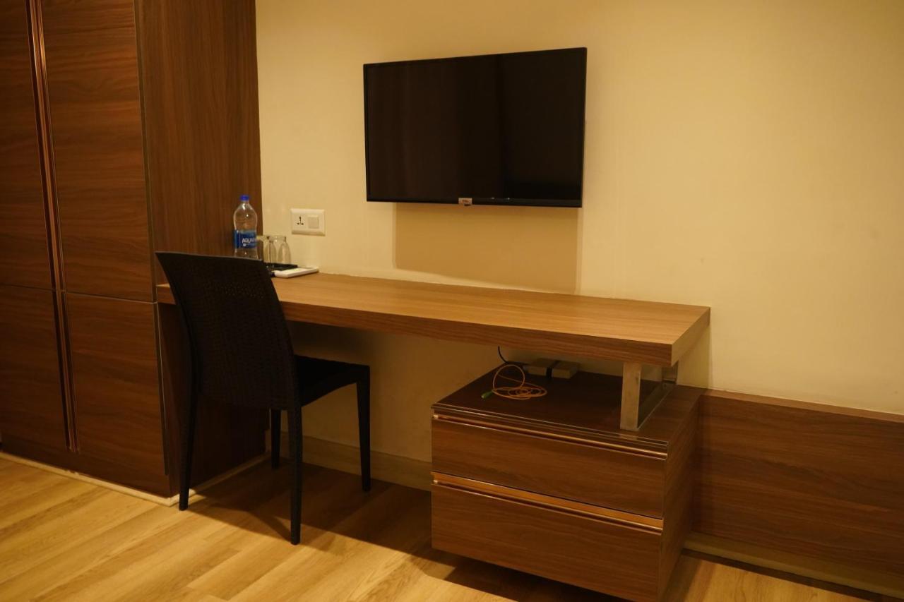 Hotel Bekal International คาซารากอด ภายนอก รูปภาพ