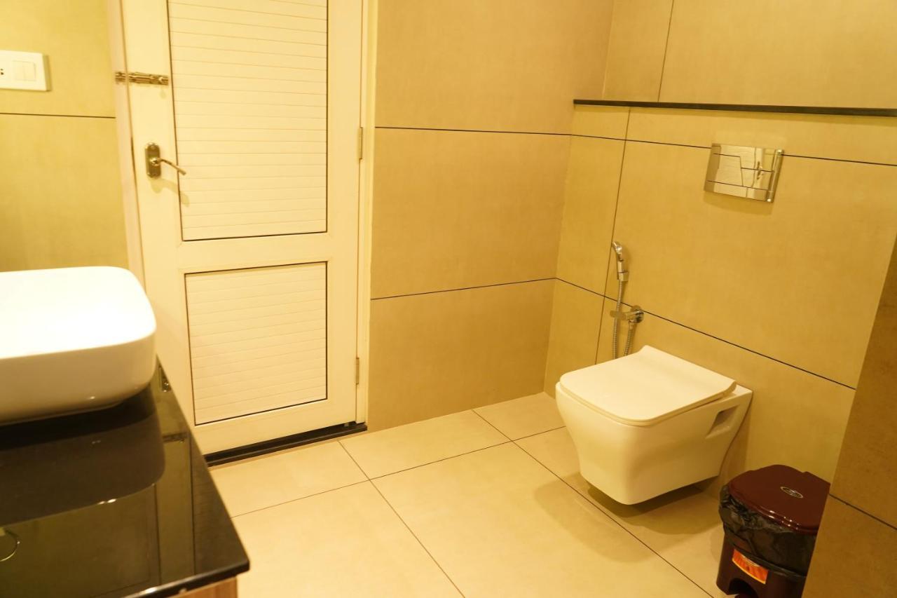 Hotel Bekal International คาซารากอด ภายนอก รูปภาพ