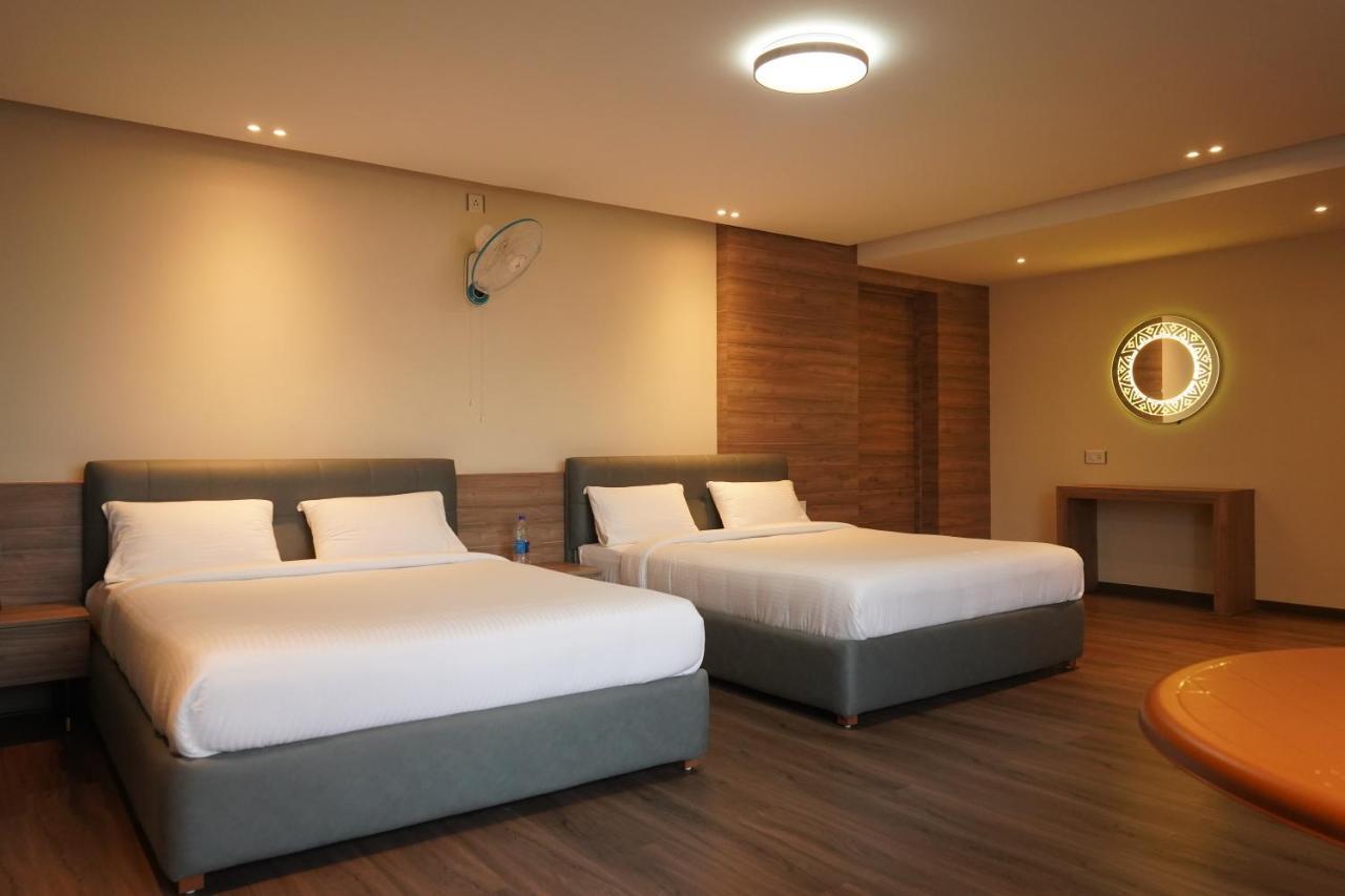 Hotel Bekal International คาซารากอด ภายนอก รูปภาพ