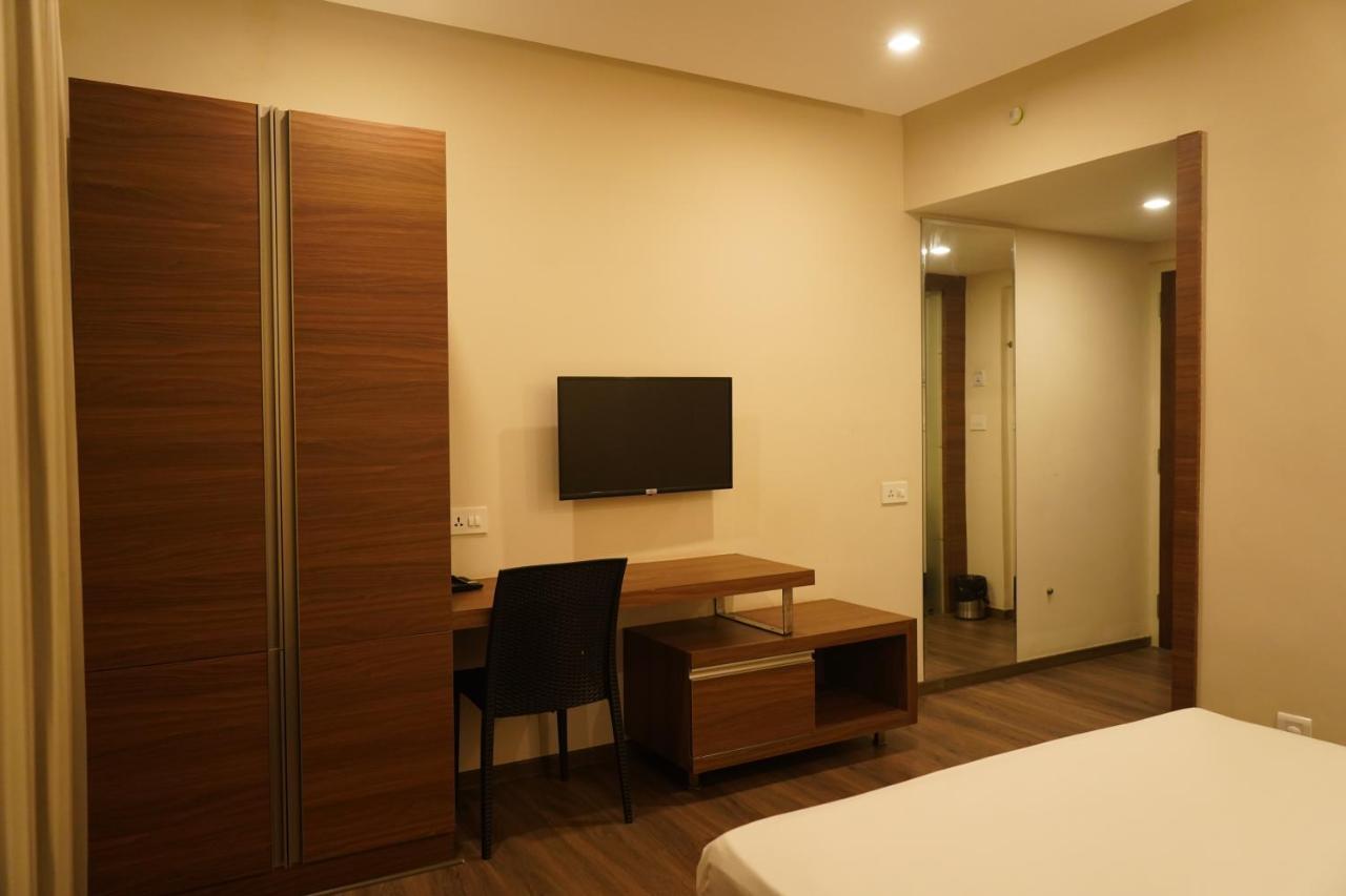 Hotel Bekal International คาซารากอด ภายนอก รูปภาพ